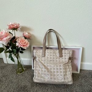 EUC Chanel Tote Bag